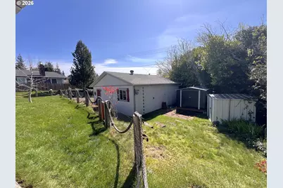 1092 Lewis St, North Bend, OR 97459 - Photo 38