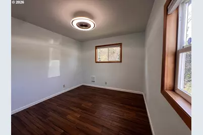 1092 Lewis St, North Bend, OR 97459 - Photo 20