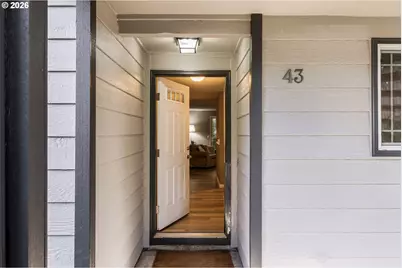 29700 SW Courtside Dr #43, Wilsonville, OR 97070 - Photo 2