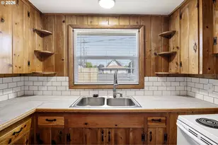 1008 Coburg Rd, Eugene, OR 97401 - Photo 10