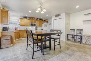 147 SW Wright Ave, Troutdale, OR 97060 - Photo 8