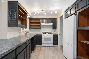 14229 SE Taylor Ct, Portland, OR 97233 - Photo 8