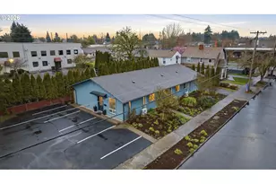 206 NE Johnson St, McMinnville, OR 97128 - Photo 1