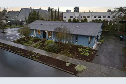 206 NE Johnson St, McMinnville, OR 97128 - Photo 2