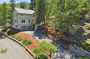215 Piedmont Dr, Ashland, OR 97520 - Photo 2