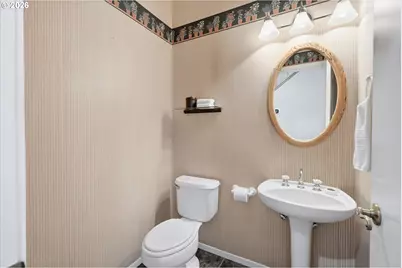 215 Piedmont Dr, Ashland, OR 97520 - Photo 30