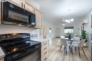 3023 Hummingbird Ln, Eugene, OR 97405 - Photo 18