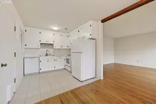 2304 SE 101st Ave, Portland, OR 97216 - Photo 10