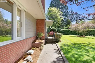 14 Royal Oaks Dr, Roseburg, OR 97471 - Photo 2