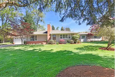 14 Royal Oaks Dr, Roseburg, OR 97471 - Photo 2