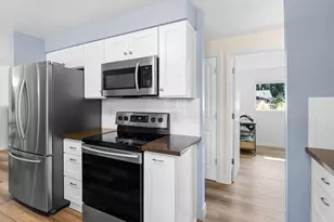 14217 SE Salmon St, Portland, OR 97233 - Photo 10