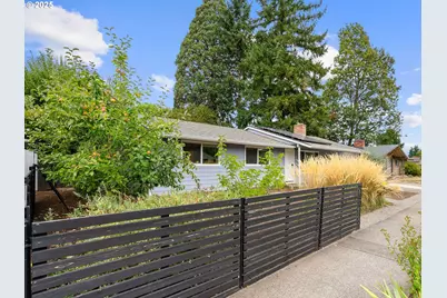 14217 SE Salmon St, Portland, OR 97233 - Photo 4