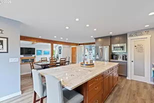 6564 Artemis Ln, West Linn, OR 97068 - Photo 8