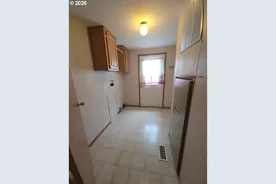 530 Shorepines Pl, Coos Bay, OR 97420 - Photo 16