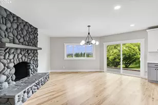 352 NE Lovrien Ave, Gresham, OR 97030 - Photo 10