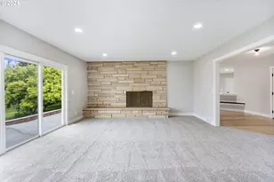 352 NE Lovrien Ave, Gresham, OR 97030 - Photo 14