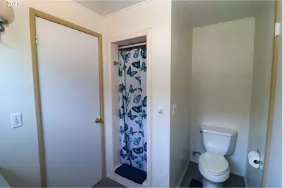 7077 Main St, Springfield, OR 97478 - Photo 24