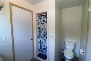 7077 Main St, Springfield, OR 97478 - Photo 24