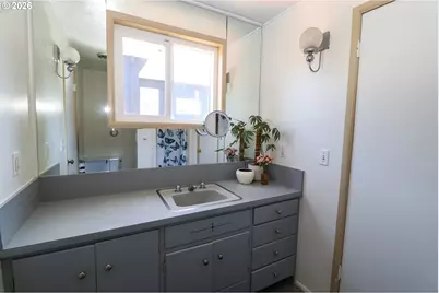 7077 Main St, Springfield, OR 97478 - Photo 30