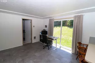 7077 Main St, Springfield, OR 97478 - Photo 18