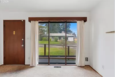 16706 SE Ankeny St, Portland, OR 97233 - Photo 4