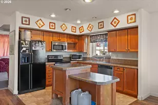 17580 SW Hancock Way, Beaverton, OR 97006 - Photo 6
