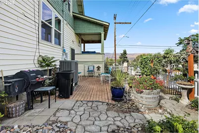 1022 E 10th St, The Dalles, OR 97058 - Photo 38