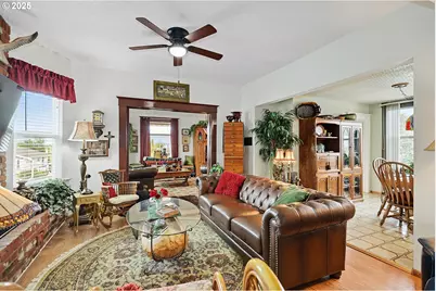 1022 E 10th St, The Dalles, OR 97058 - Photo 6