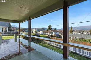 1022 E 10th St, The Dalles, OR 97058 - Photo 4