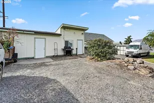 1022 E 10th St, The Dalles, OR 97058 - Photo 40