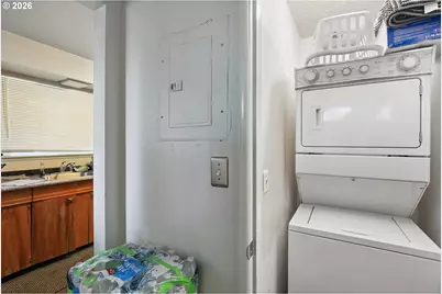 501 SE 157th Ave, Portland, OR 97233 - Photo 4