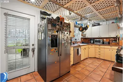 501 SE 157th Ave, Portland, OR 97233 - Photo 12
