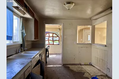 4641 Royal Ave, Eugene, OR 97402 - Photo 6