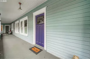 2127 NW Irving St, Portland, OR 97210 - Photo 8