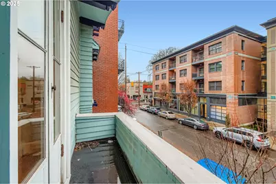 2127 NW Irving St #202, Portland, OR 97210 - Photo 18