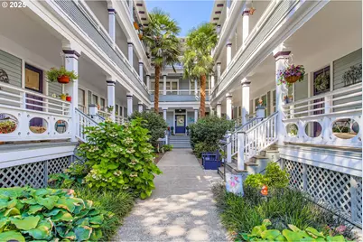 2127 NW Irving St #202, Portland, OR 97210 - Photo 6