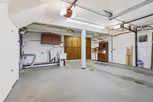 10445 SW Highland Dr, Tigard, OR 97224 - Photo 42