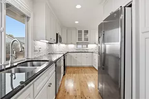 10445 SW Highland Dr, Tigard, OR 97224 - Photo 8