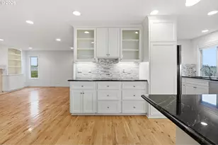 10445 SW Highland Dr, Tigard, OR 97224 - Photo 8