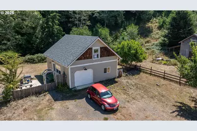 94360 Willanch Ln, North Bend, OR 97459 - Photo 2