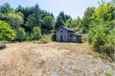 94360 Willanch Ln, North Bend, OR 97459 - Photo 24