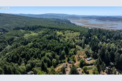 94360 Willanch Ln, North Bend, OR 97459 - Photo 4