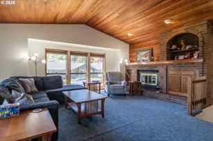 107 Woodoak Dr, Roseburg, OR 97471 - Photo 4