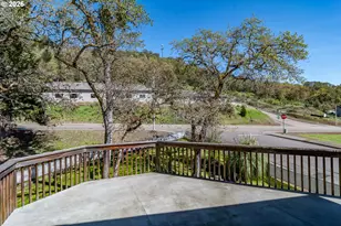 107 Woodoak Dr, Roseburg, OR 97471 - Photo 14