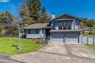 107 Woodoak Dr, Roseburg, OR 97471 - Photo 1