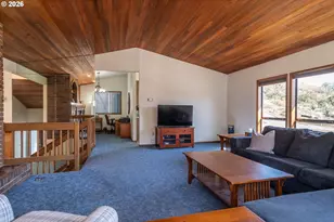 107 Woodoak Dr, Roseburg, OR 97471 - Photo 6