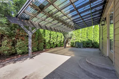 3435 Meadow View Dr, Eugene, OR 97408 - Photo 4