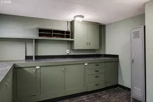 7430 N Hurst Ave, Portland, OR 97203 - Photo 32
