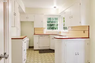 7430 N Hurst Ave, Portland, OR 97203 - Photo 16