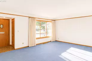 7430 N Hurst Ave, Portland, OR 97203 - Photo 10